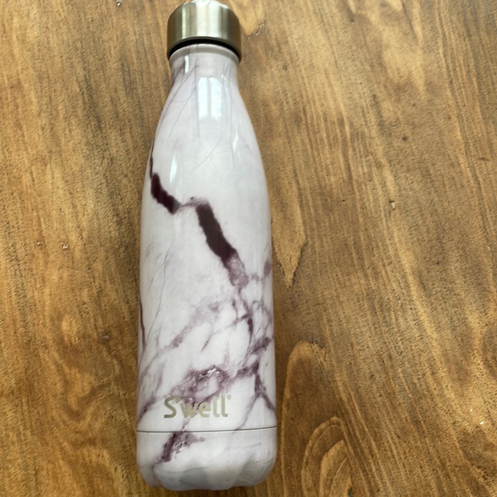 Swell water bottle